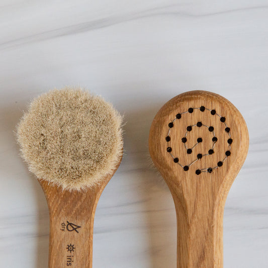 Facial Dry Brush